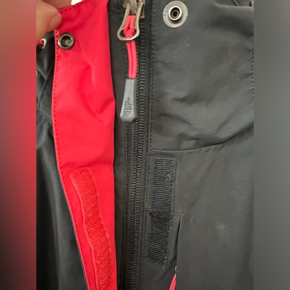 The North Face Women's L HyVent Heavy Duty Black Rain Jacket - Picture 12 of 12